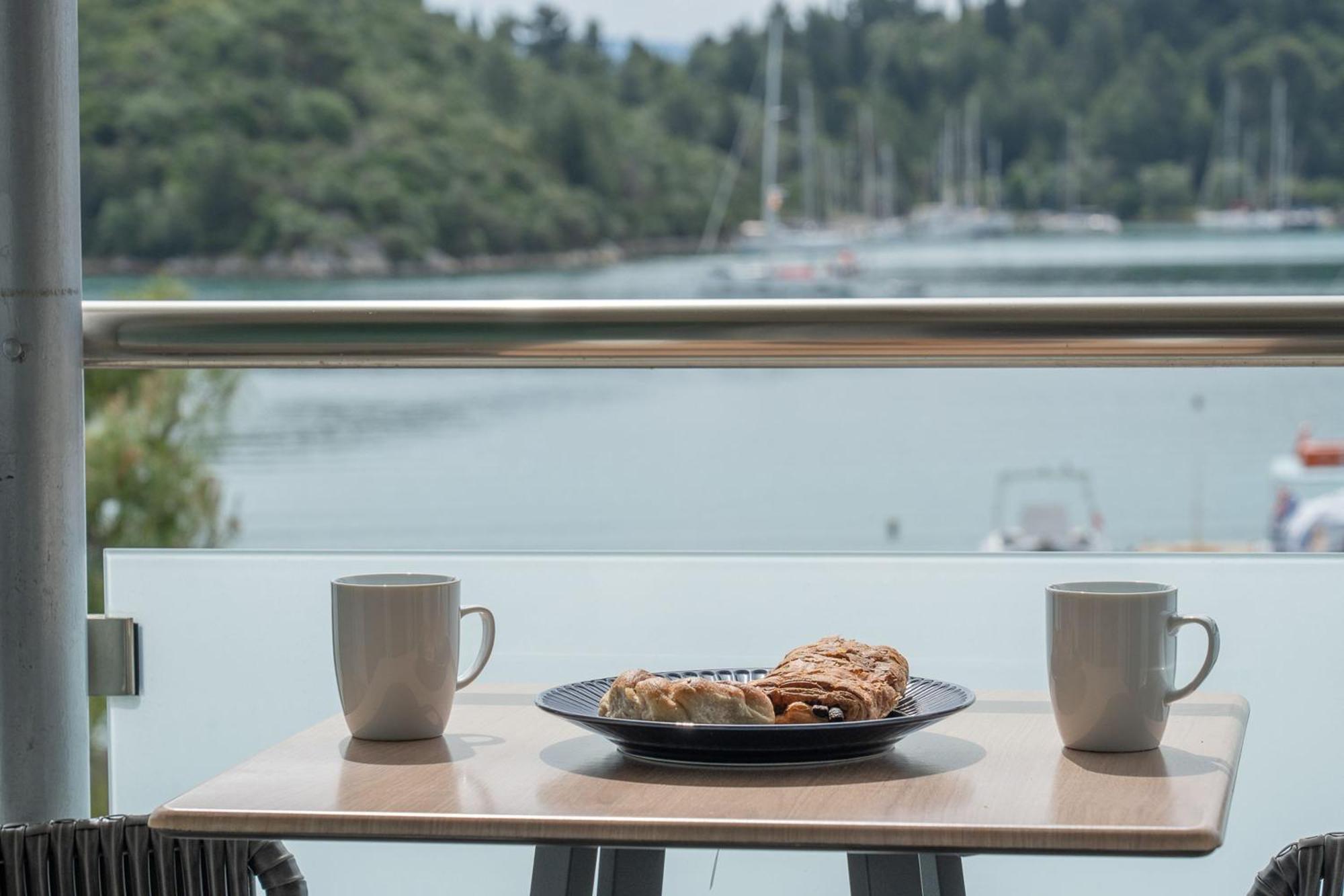 Captain'S Seafront Apartments Nydrí Eksteriør bilde